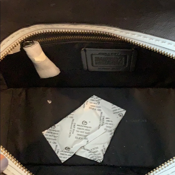 Coach purse - Picture 4 of 5
